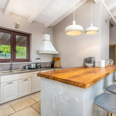 Holiday home Beautiful In With Kitchen