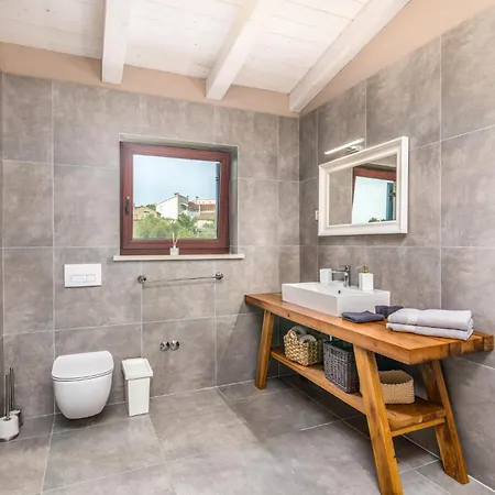 Beautiful In With Kitchen * Linardici