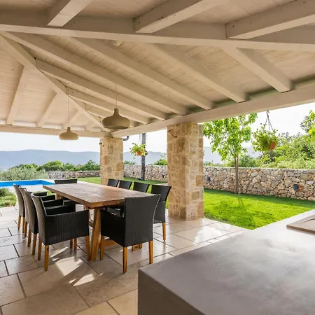 Holiday home Beautiful In With Kitchen