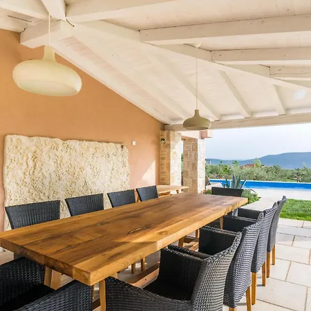 Beautiful In With Kitchen Holiday home *