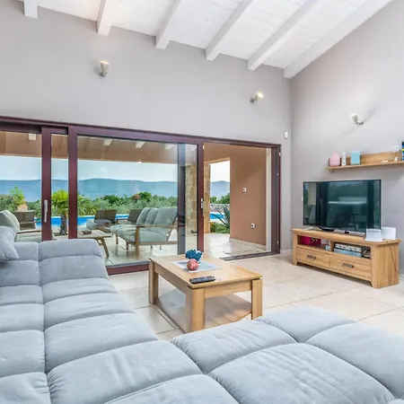 Holiday home Beautiful In With Kitchen *