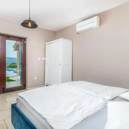 Beautiful In With Kitchen Holiday home Linardici